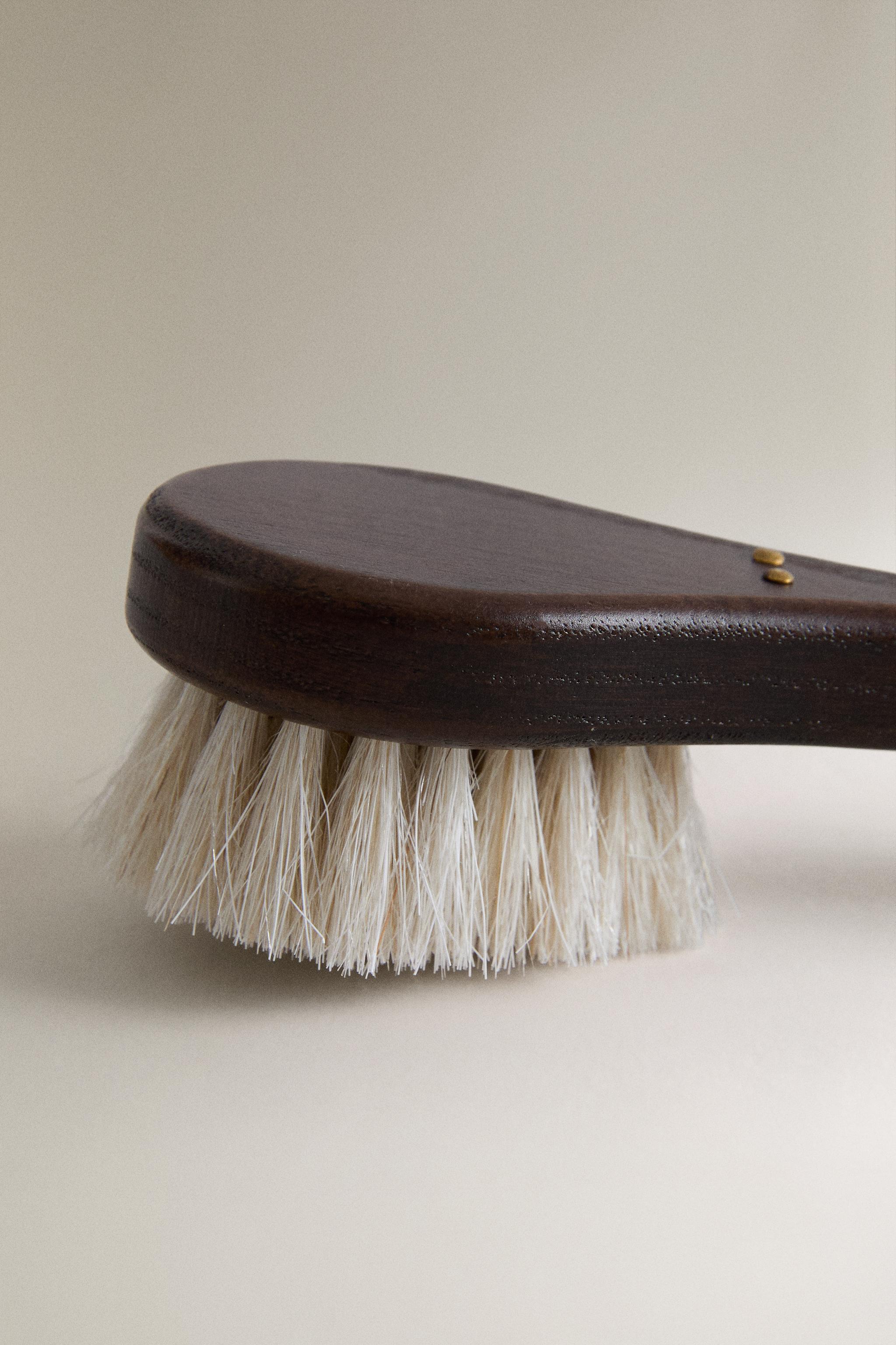 BROSSE APPLICATRICE POUR CHAUSSURES